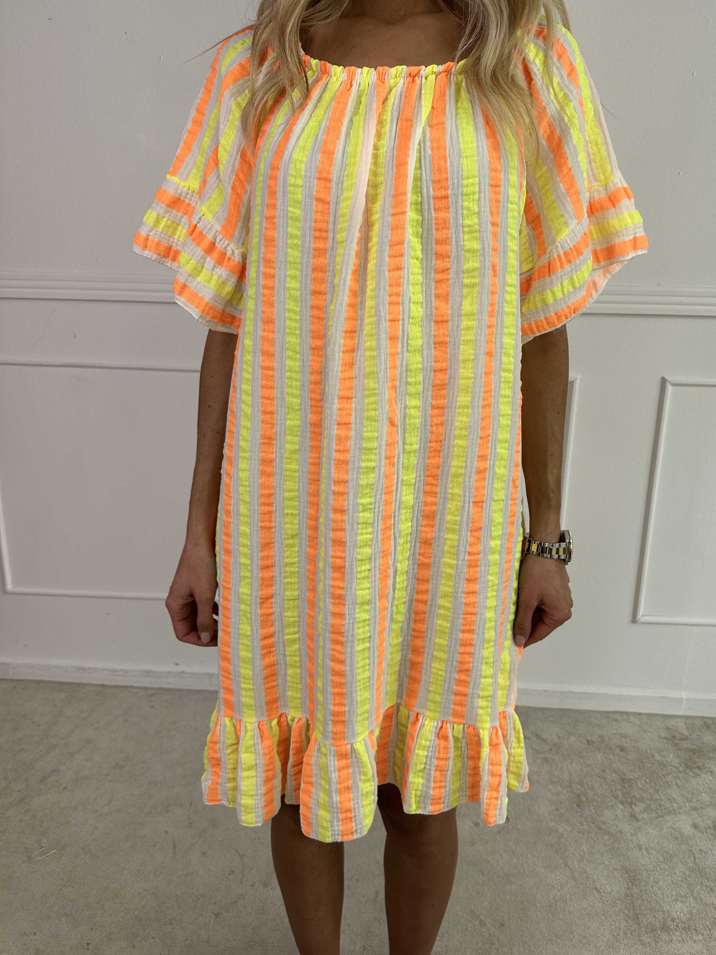 Elsie - Sukienka w paski z miękkiej bawełny w fale i potoki