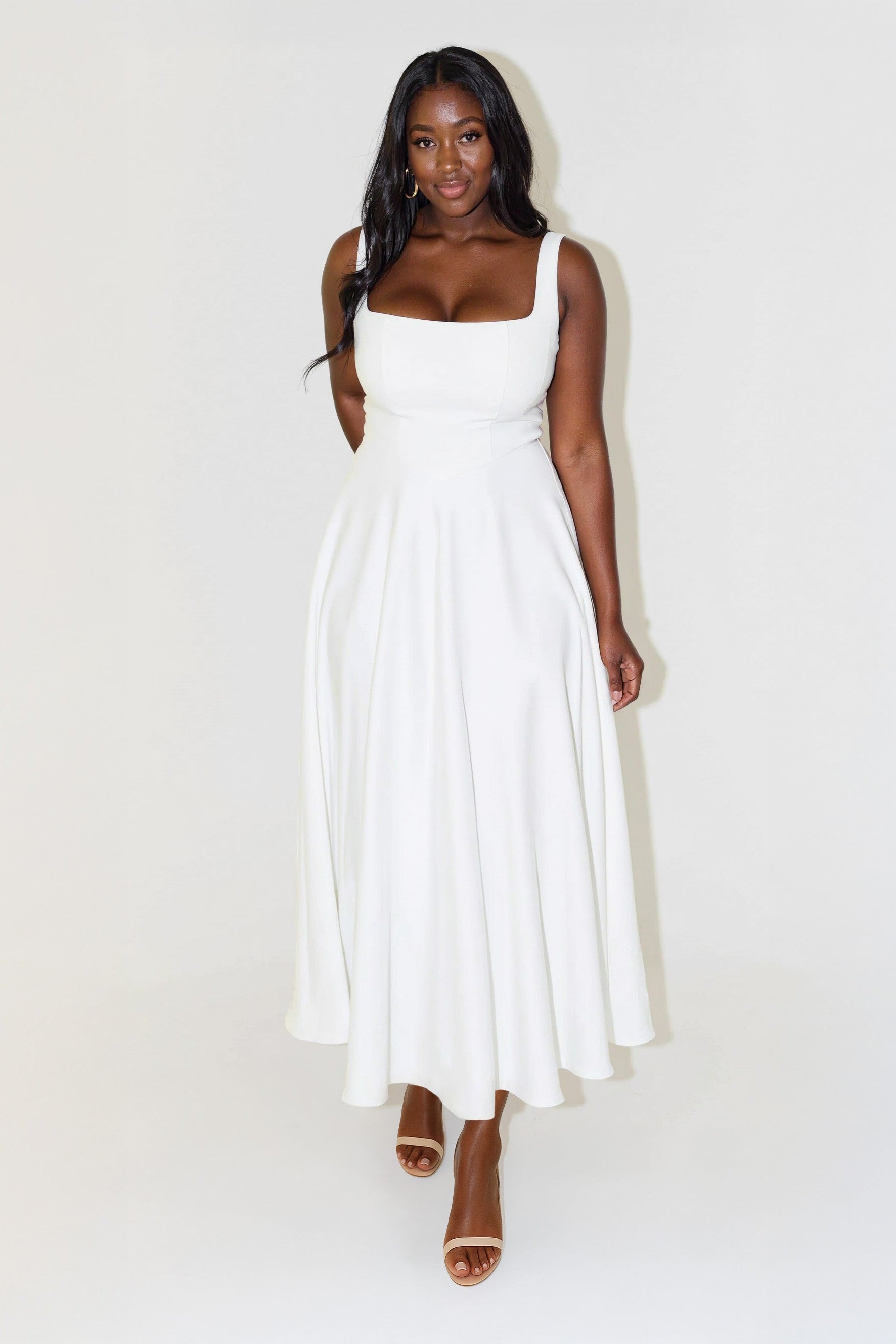 NOMI™ | Sukienka midi z kwadratowym dekoltem