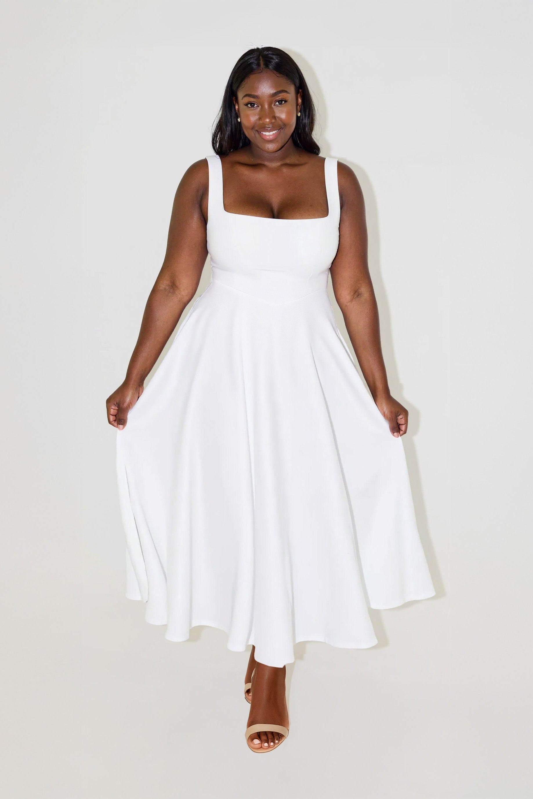 NOMI™ | Sukienka midi z kwadratowym dekoltem